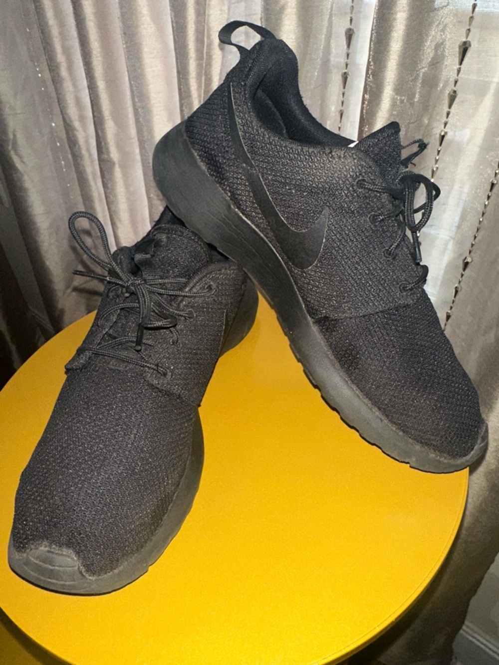 Nike Black Low-Top Knit Sneakers